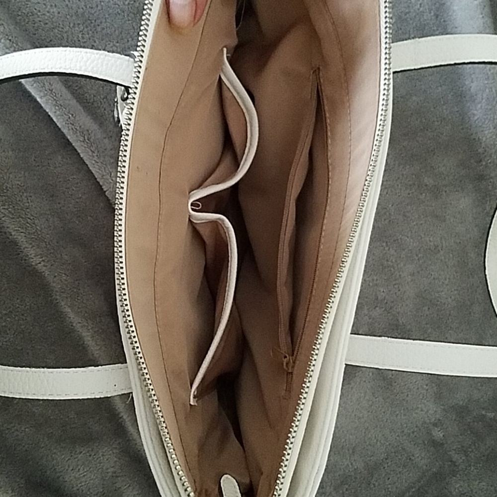 Purse - Picture 3 of 4